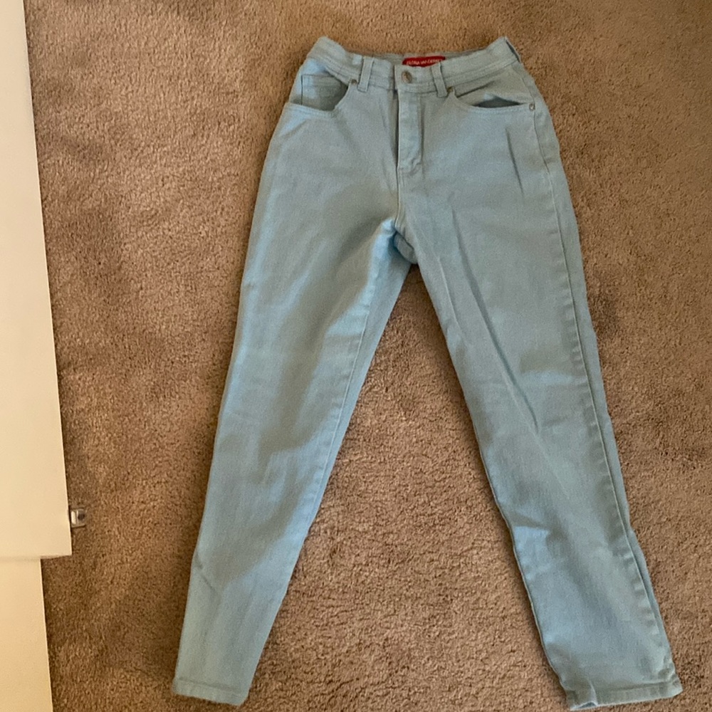 Gloria Vanderbilt, size 8, nothing wrong they just don’t fit anymore